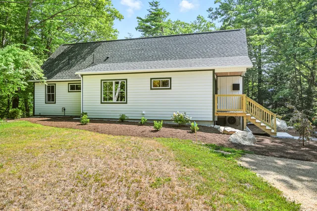 $1,595,000 | 12-14 Dern Lane, Belgrade, ME 04917