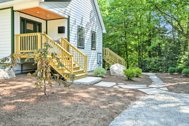 $1,595,000 | 12-14 Dern Lane, Belgrade, ME 04917