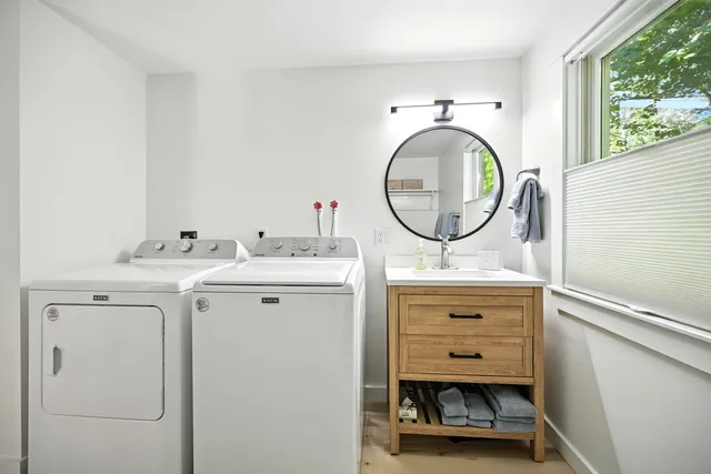 $1,595,000 | 12-14 Dern Lane, Belgrade, ME 04917