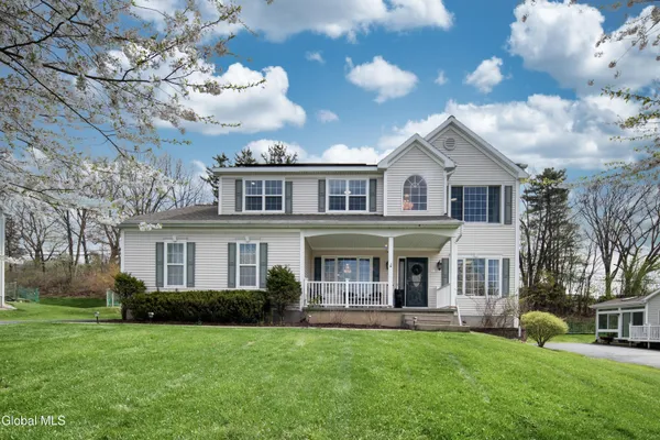 $699,900 | 39 Utica Avenue, Colonie, NY 12110