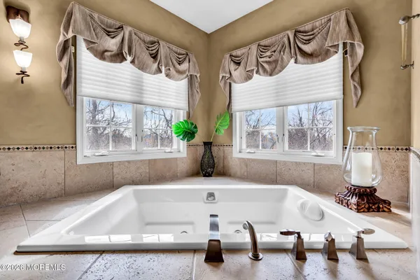 $1,399,900 | 4 Susan Court, Farmingdale, NJ 07727