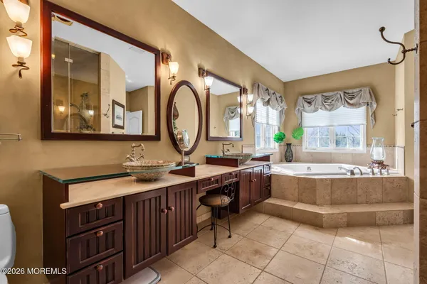 $1,399,900 | 4 Susan Court, Farmingdale, NJ 07727