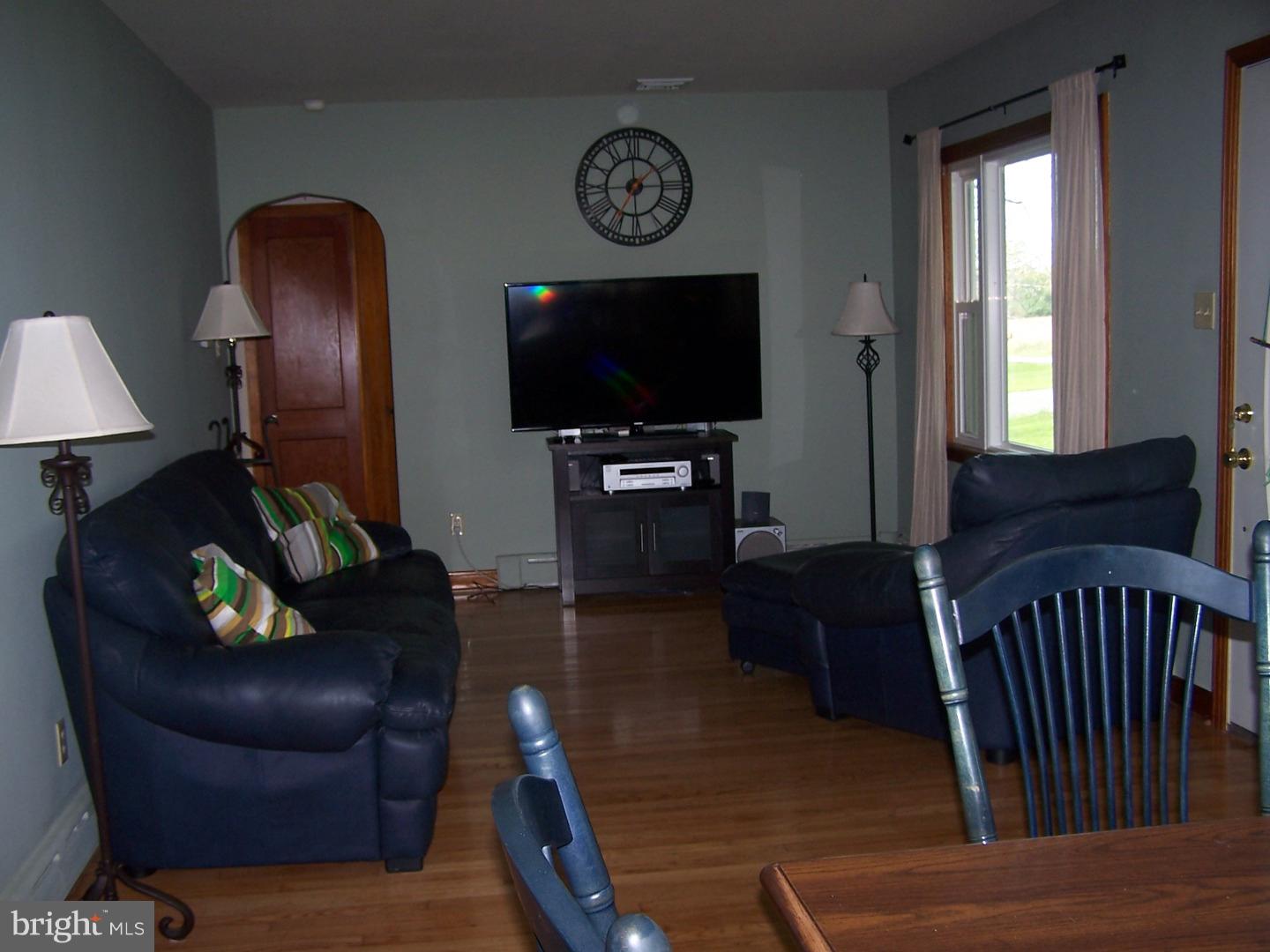 1322 Frye Road Pennsburg, PA 18073 - Photo 10 of 23 Living Room