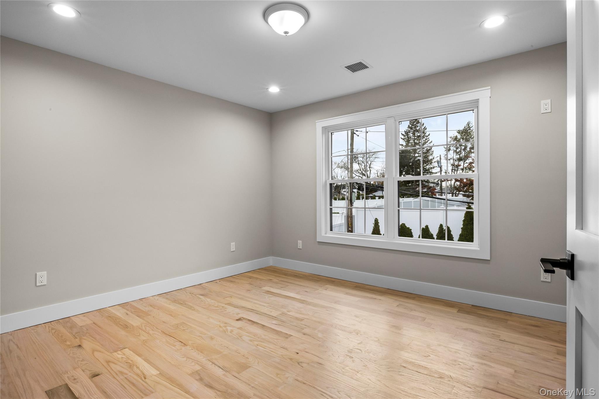 21 Devon Road Bethpage, NY 11714 - Photo 30 of 41