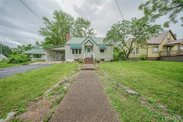 $167,000 | 103 South Ellen Street, Dixon, MO 65459