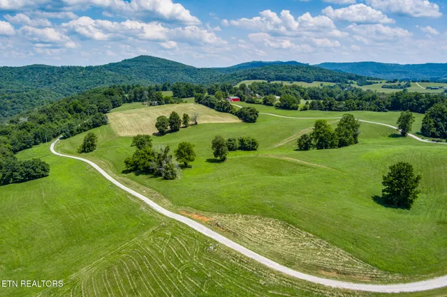 $40,000 | Lot 20 Amonett Circle, Byrdstown, TN 38549