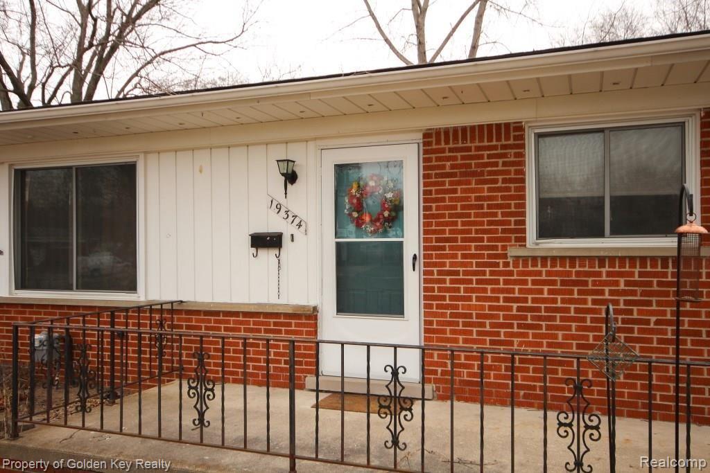 19374 Rensellor Street Livonia, MI 48152 - Photo 2 of 28 IMG_0075 (Custom).jpg