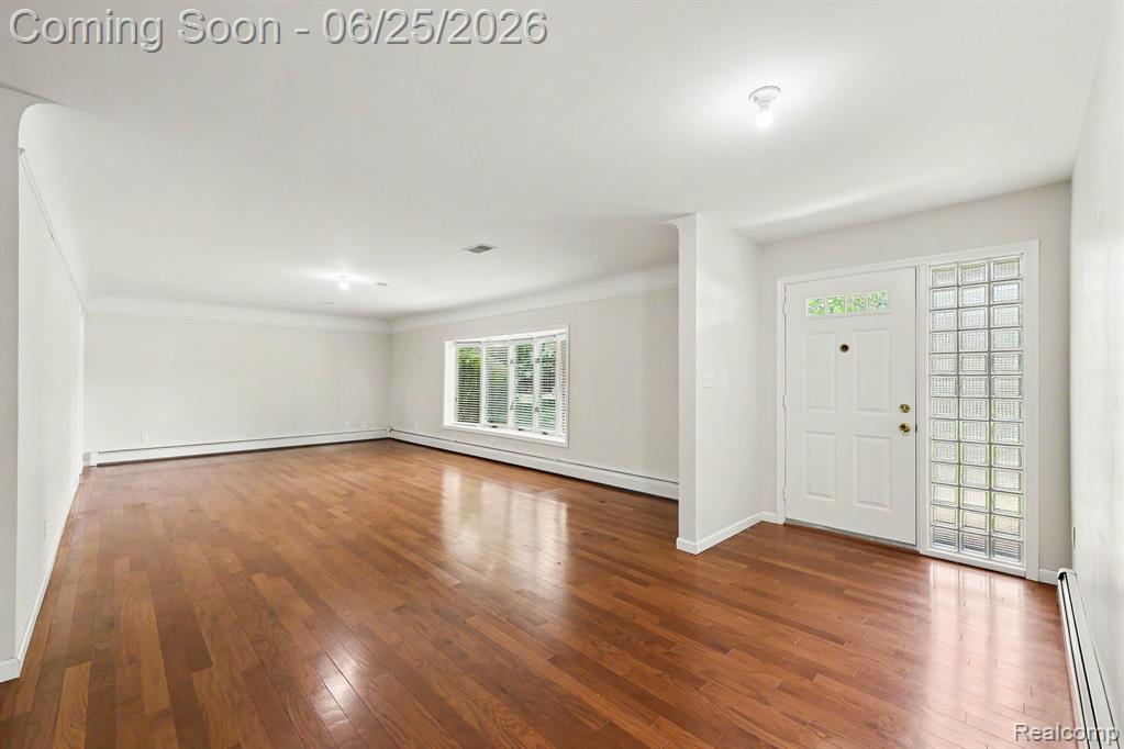 3750 Beach Road Troy, MI 48084 - Photo 4 of 27