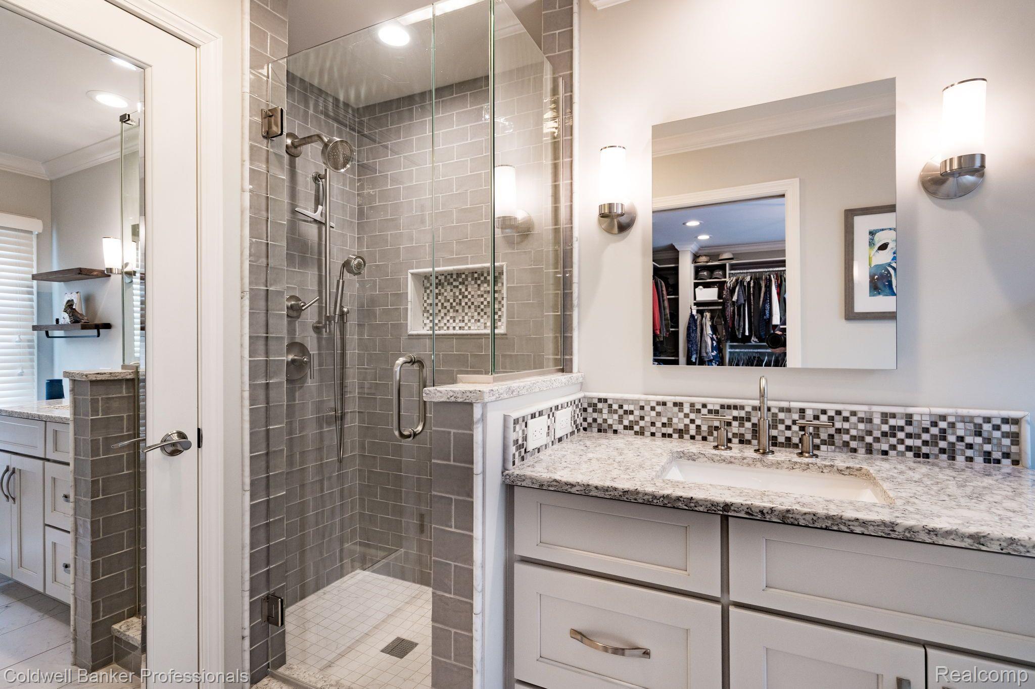 1358 Chestnut Circle Rochester, MI 48309 - Photo 23 of 46 Primary Bathroom