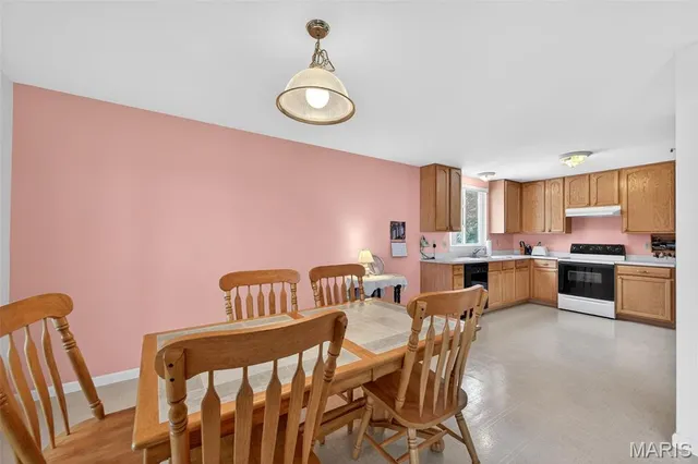 $350,000 | 912 Waterford Villas Court, Lake St. Louis, MO 63367