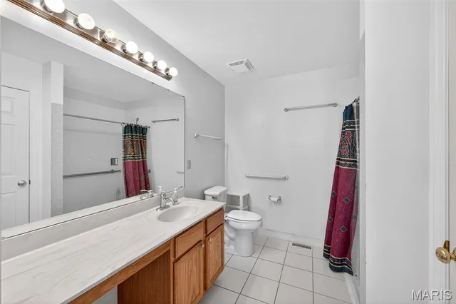 $350,000 | 912 Waterford Villas Court, Lake St. Louis, MO 63367