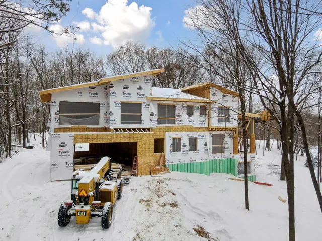 $3,285,000 | 305 North Shore Drive West, Minnetrista, MN 55364