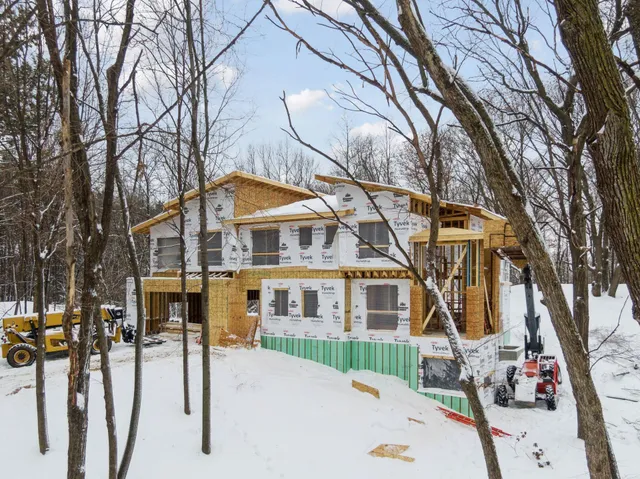 $3,285,000 | 305 North Shore Drive West, Minnetrista, MN 55364