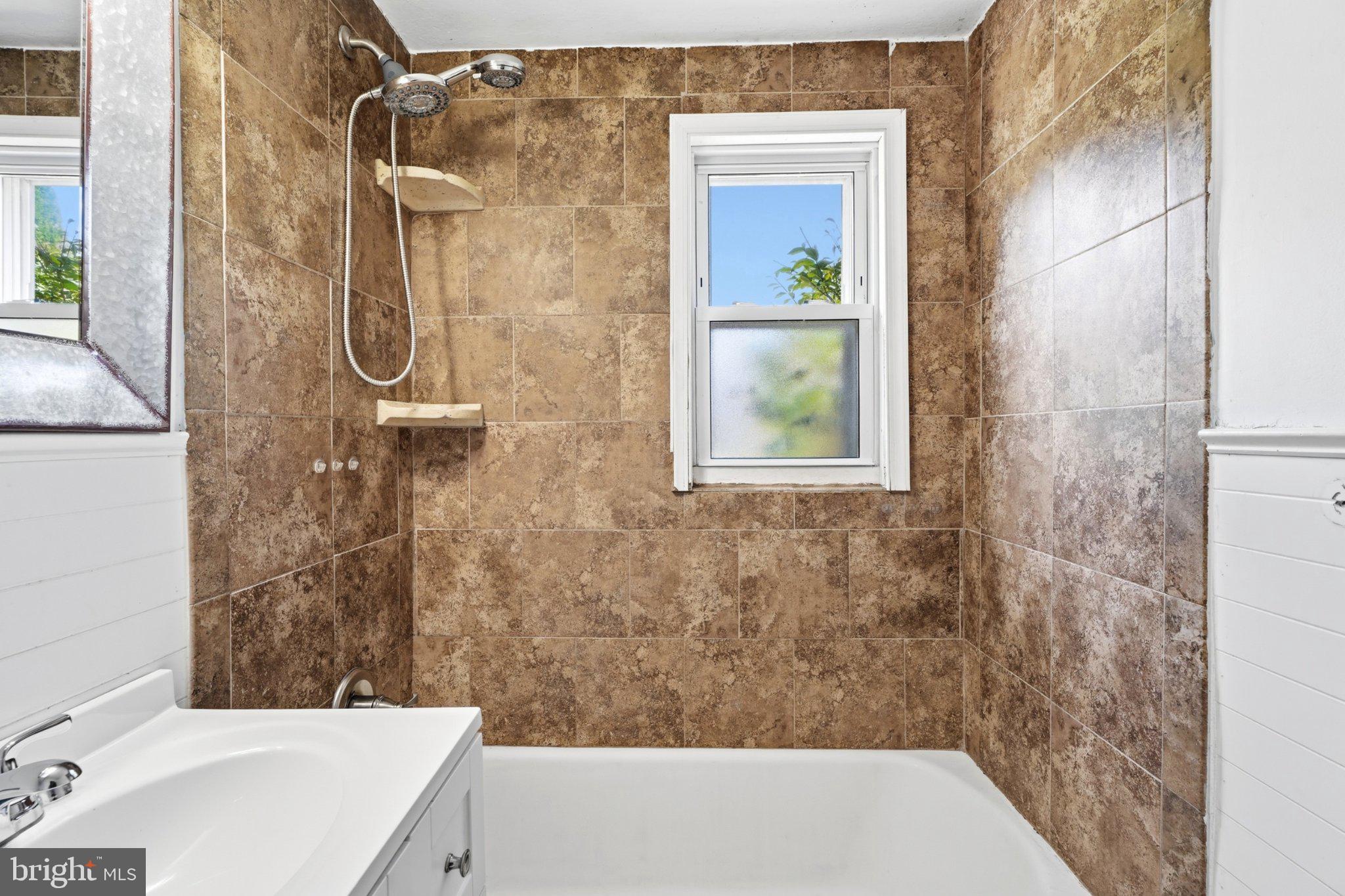 906 Kingsman Road Upper Chichester, PA 19061 - Photo 13 of 30 Gallery Image 13