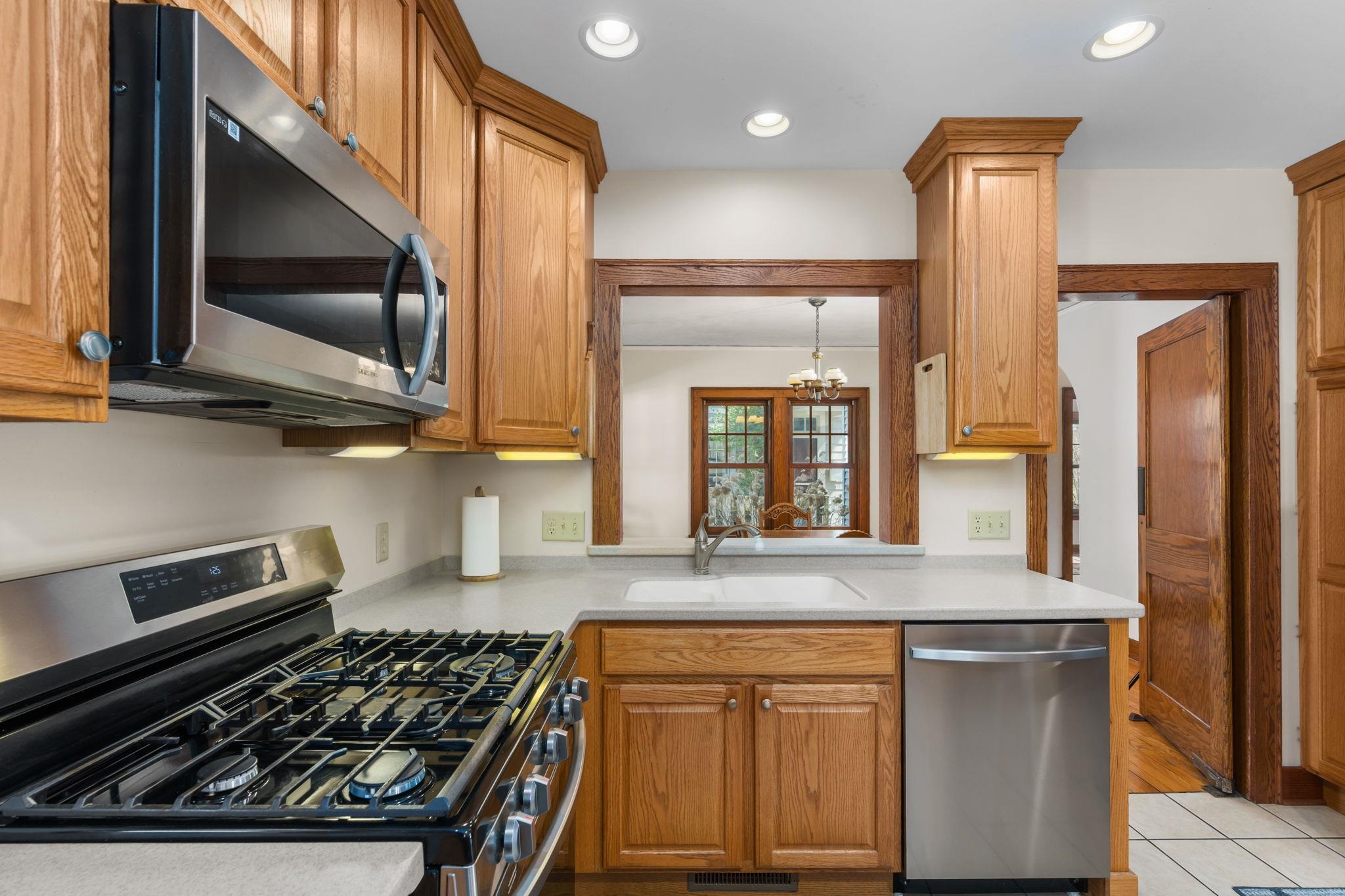 2218 Hillington Way Madison, WI 53726 - Photo 17 of 48