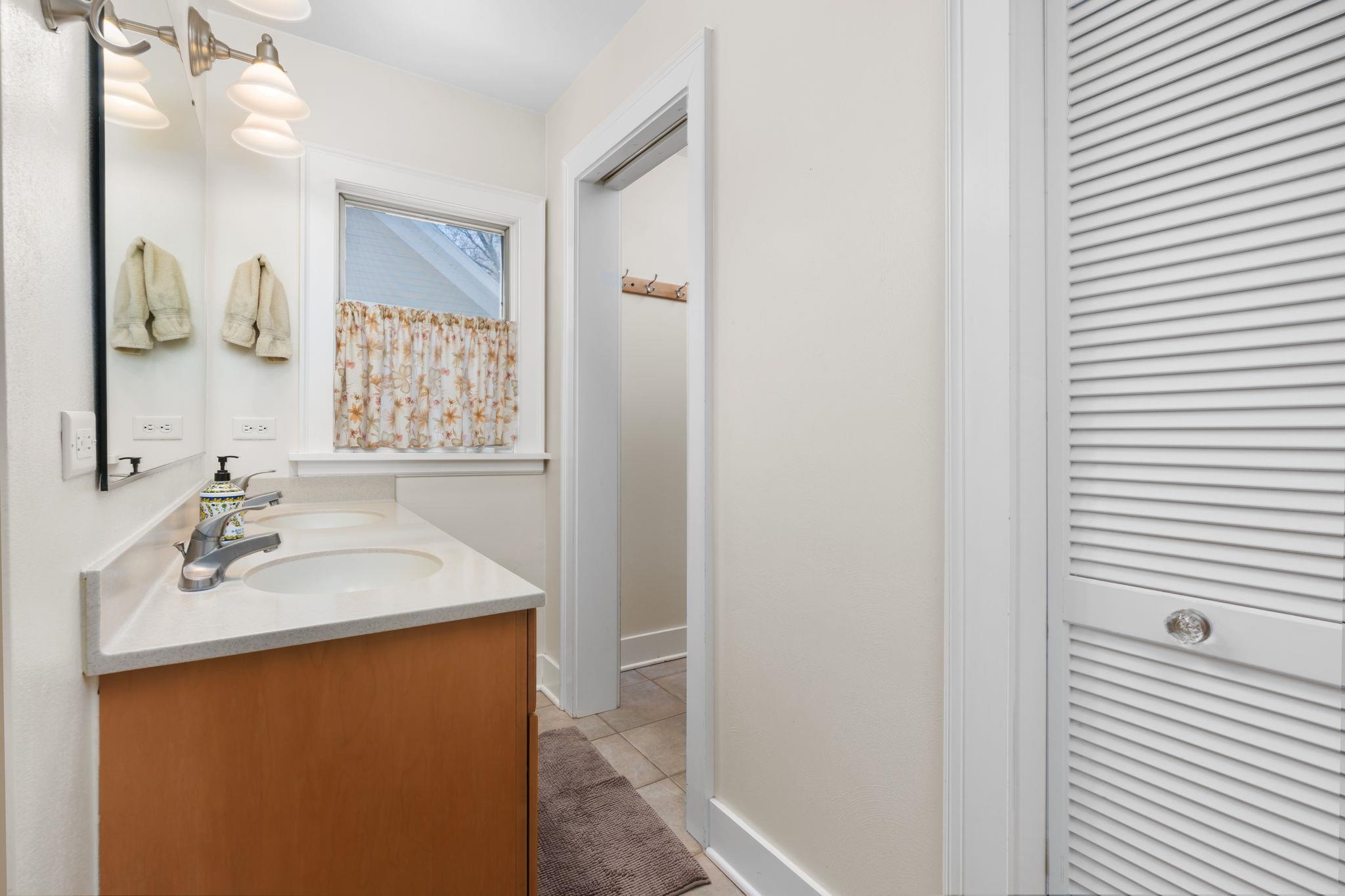 2218 Hillington Way Madison, WI 53726 - Photo 37 of 51