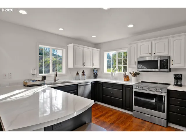 $650,000 | 1040 Arcadia Drive, Roseburg, OR 97471