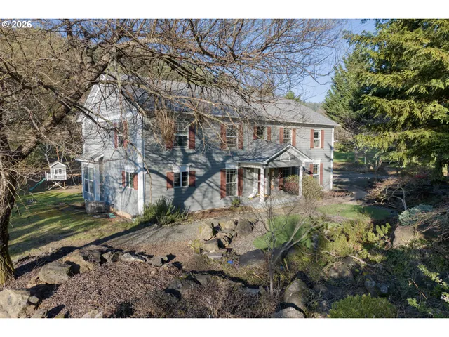 $650,000 | 1040 Arcadia Drive, Roseburg, OR 97471