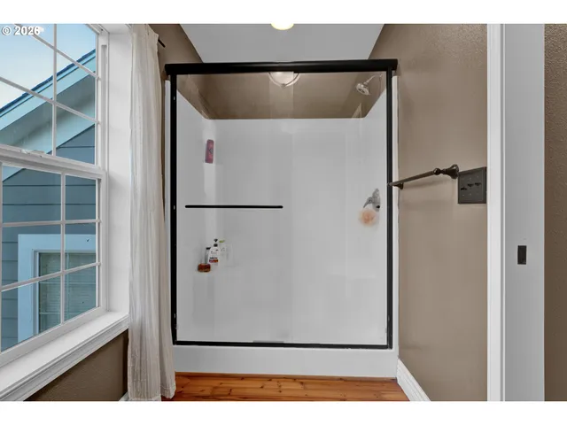 $650,000 | 1040 Arcadia Drive, Roseburg, OR 97471