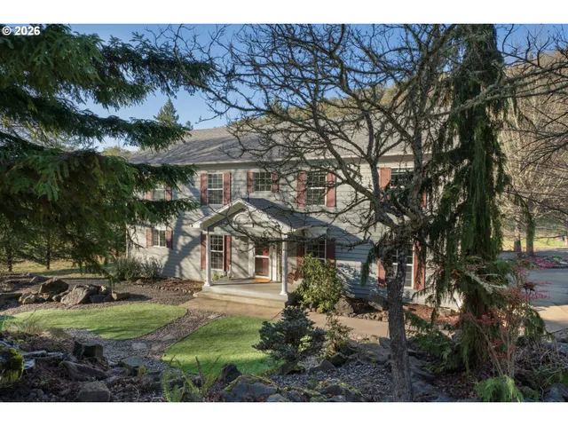 $650,000 | 1040 Arcadia Drive, Roseburg, OR 97471