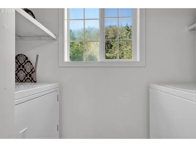 $650,000 | 1040 Arcadia Drive, Roseburg, OR 97471