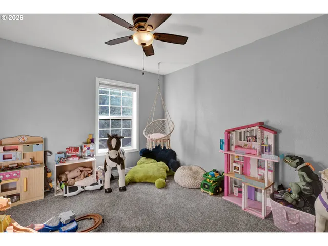 $650,000 | 1040 Arcadia Drive, Roseburg, OR 97471