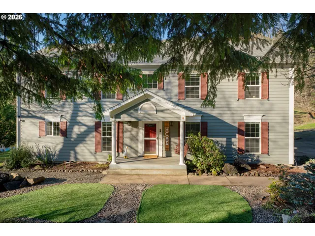 $650,000 | 1040 Arcadia Drive, Roseburg, OR 97471