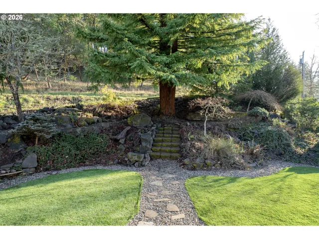 $650,000 | 1040 Arcadia Drive, Roseburg, OR 97471