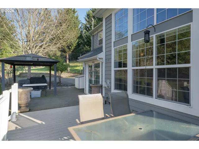 $650,000 | 1040 Arcadia Drive, Roseburg, OR 97471