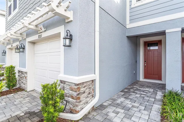a view of entryway with front door