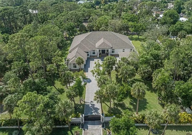 $2,300,000 | 145 24th Avenue, Vero Beach, FL 32962