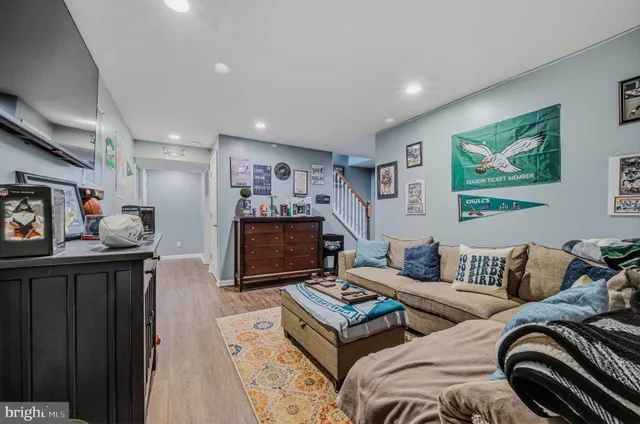 $645,000 | 21 Farmingdale Lane, Newark, DE 19711