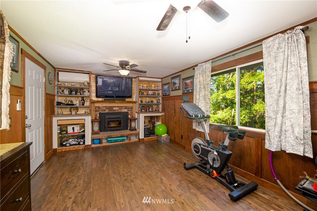 2434 Happy Valley Road Oak Harbor, WA 98277 - Photo 12 of 17 Gallery Image 12