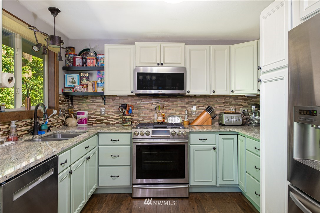 2434 Happy Valley Road Oak Harbor, WA 98277 - Photo 10 of 17 Gallery Image 10