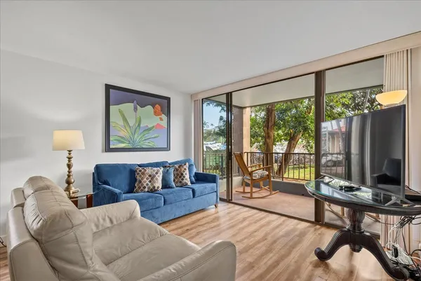 $595,000 | 4310 Lower Honoapiilani Road, Unit 220, Lahaina, HI 96761