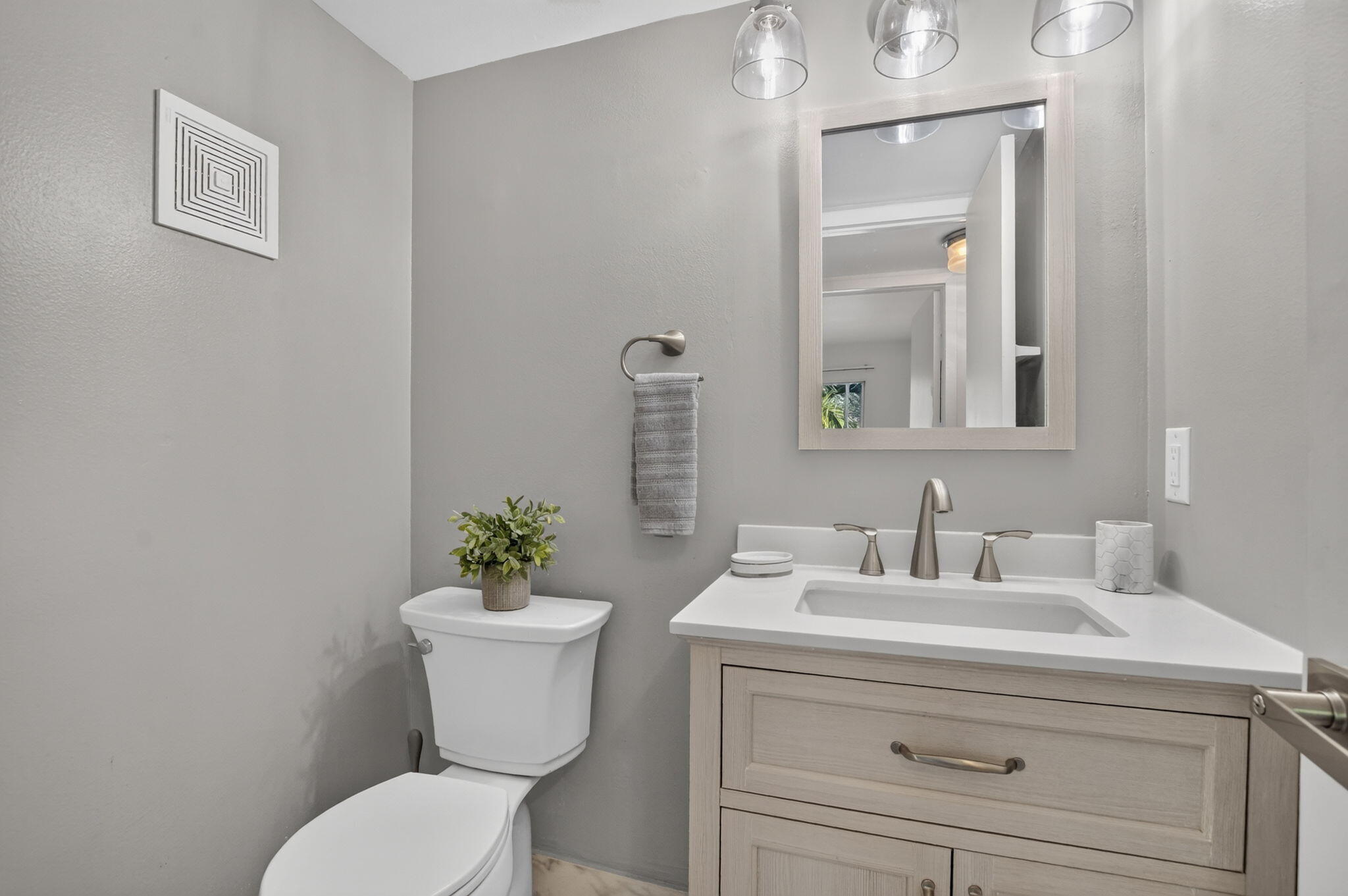 150 Mansfield D Boca Raton, FL 33434 - Photo 20 of 44 1/2 Bathroom