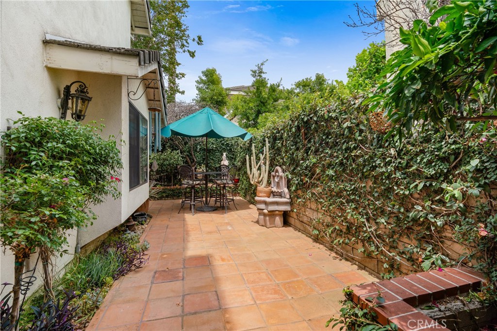 333 Genoa Street, Unit 6 Arcadia, CA 91006 - Photo 31 of 40 an outdoor space with seating