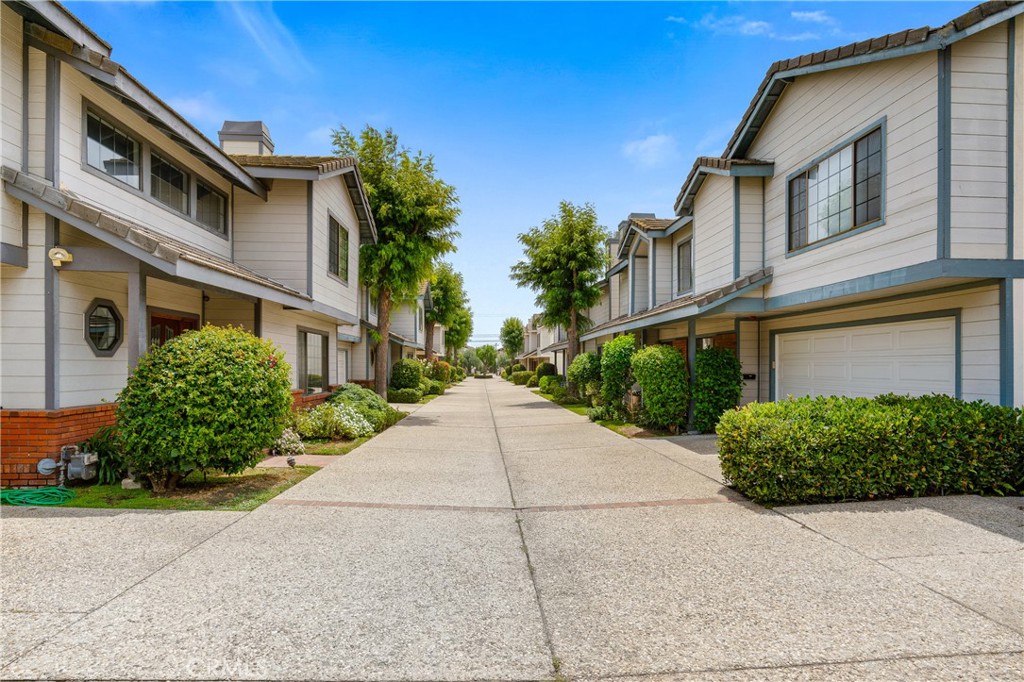 333 Genoa Street, Unit 6 Arcadia, CA 91006 - Photo 39 of 40 a view of a building with a street