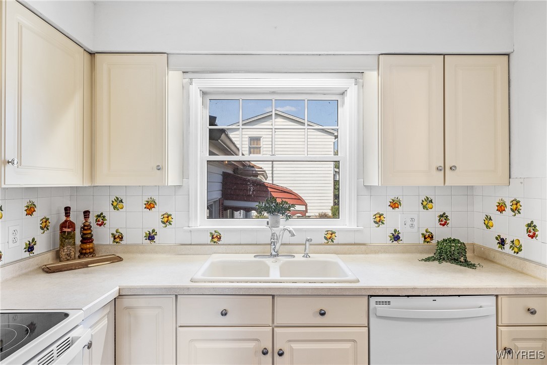 499 Lake Avenue Lancaster, NY 14086 - Photo 13 of 50