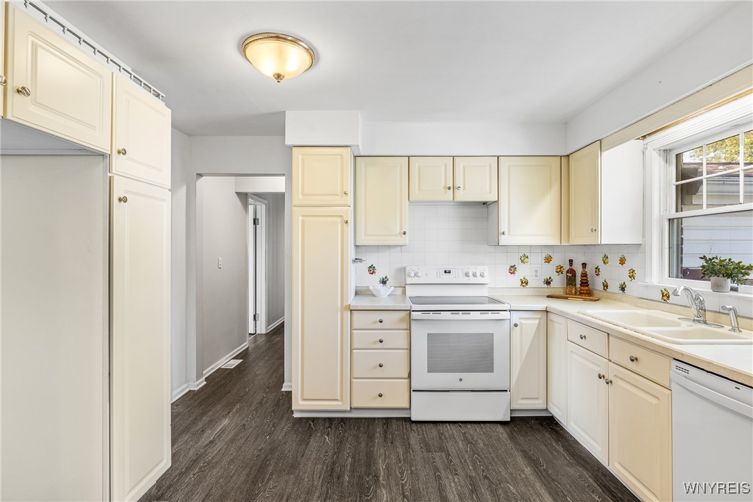 499 Lake Avenue Lancaster, NY 14086 - Photo 14 of 50