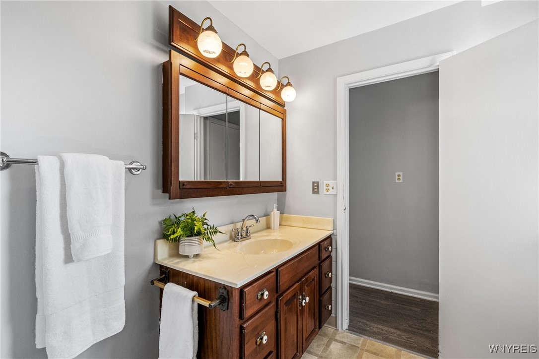 499 Lake Avenue Lancaster, NY 14086 - Photo 34 of 50