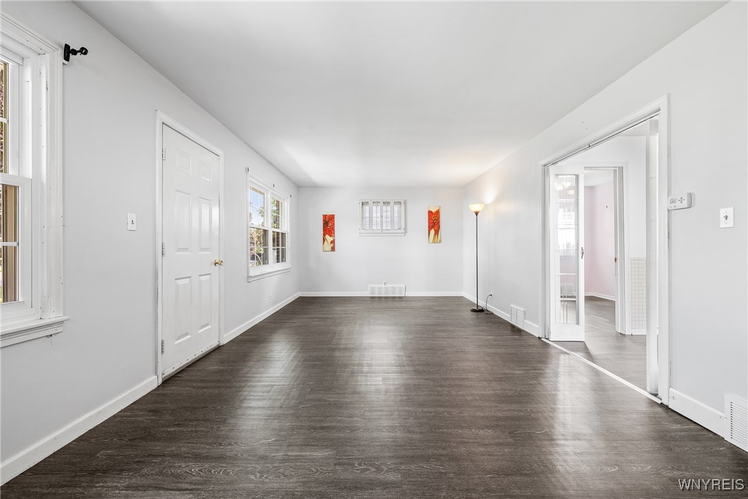 499 Lake Avenue Lancaster, NY 14086 - Photo 6 of 50