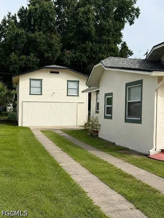 $1,500 | 3516 East Riverside Drive, Fort Myers, FL 33916