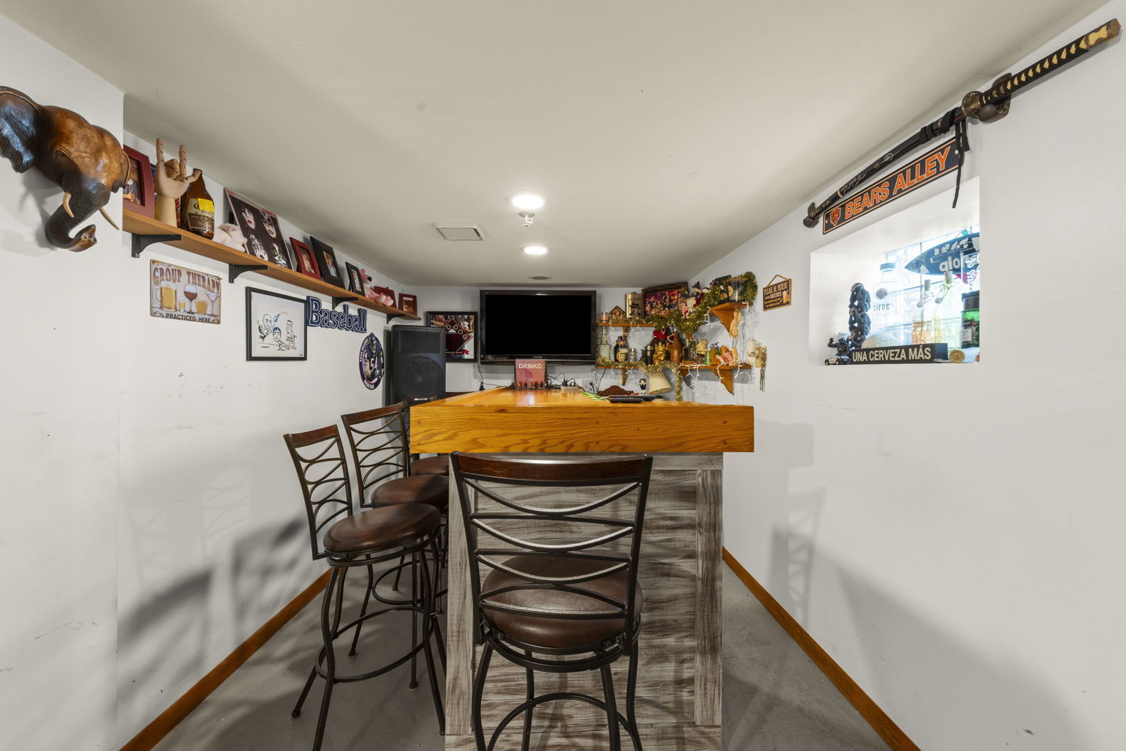 8440 Joliet Road McCook, IL 60525 - Photo 20 of 36 a view of a room with furniture and wooden floor