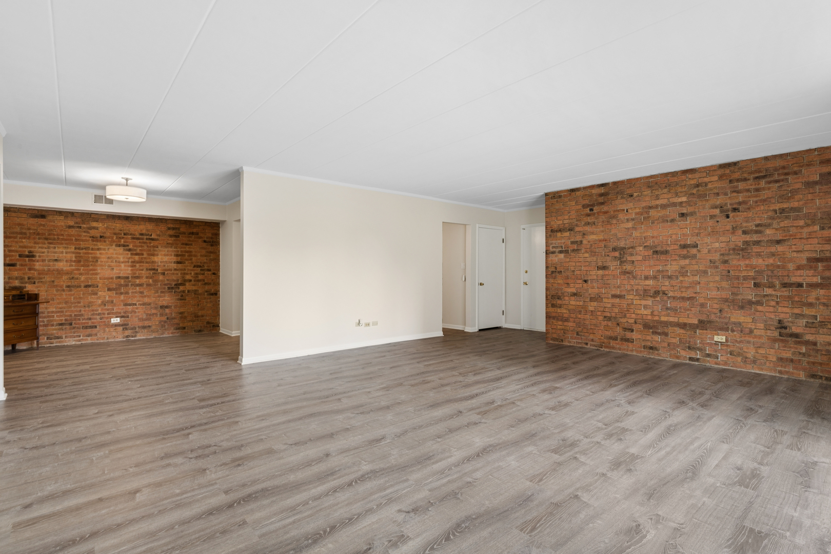 900 South River Road, Unit 4F Des Plaines, IL 60016 - Photo 9 of 26 Gallery Image 9