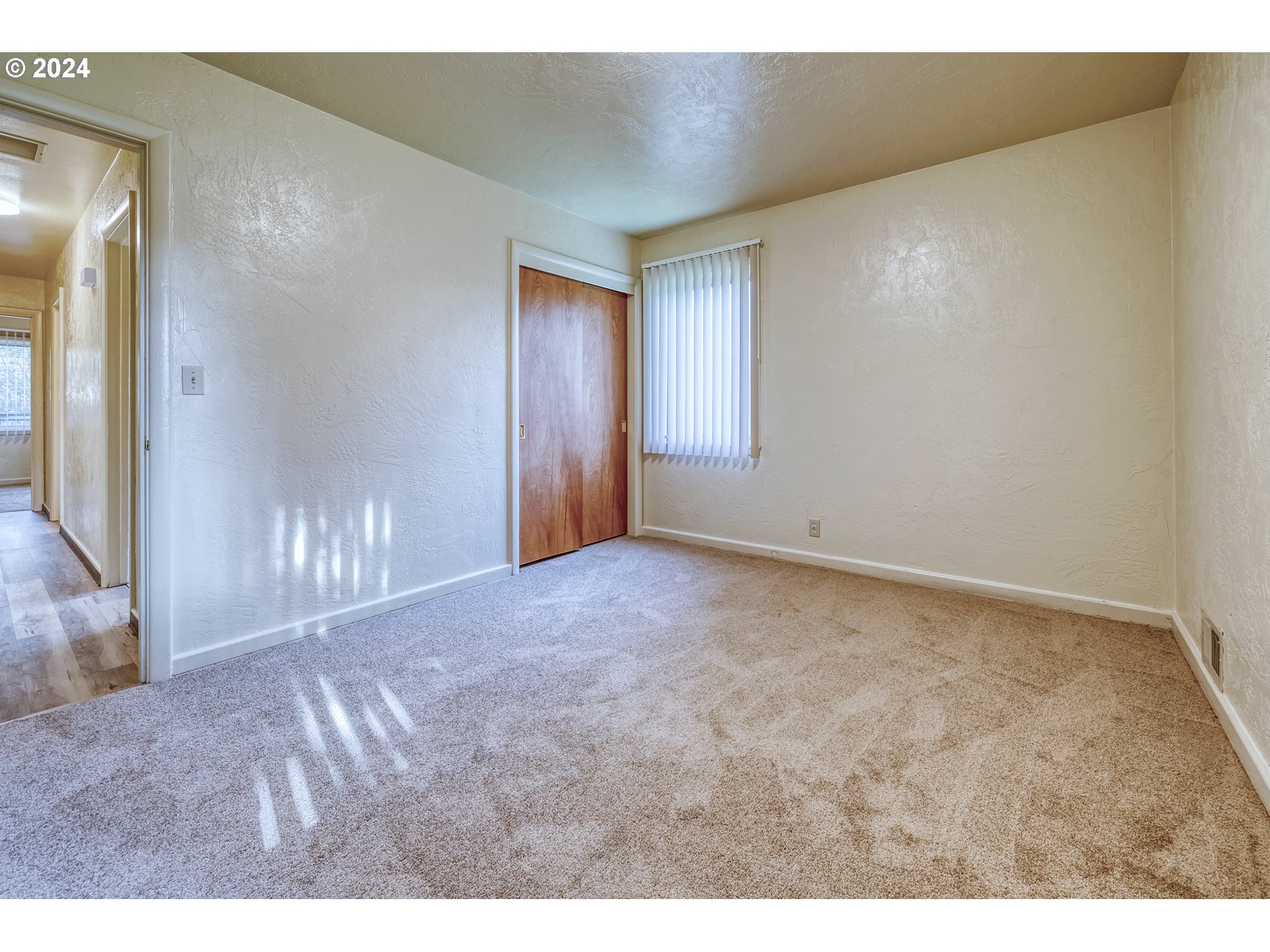 541 Waite Street Eugene, OR 97402 - Photo 14 of 25 a view of an empty room and window