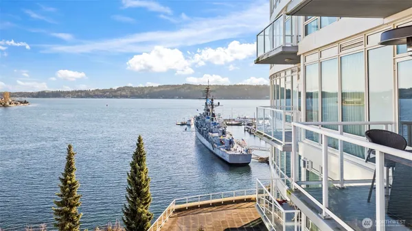 $435,000 | 320 Washington Avenue, Unit 408, Bremerton, WA 98337