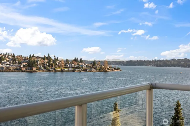 $435,000 | 320 Washington Avenue, Unit 408, Bremerton, WA 98337