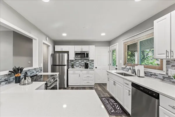 $3,950 | 2N361 Diane Avenue, Glendale Heights, IL 60139