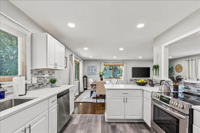 $3,950 | 2N361 Diane Avenue, Glendale Heights, IL 60139